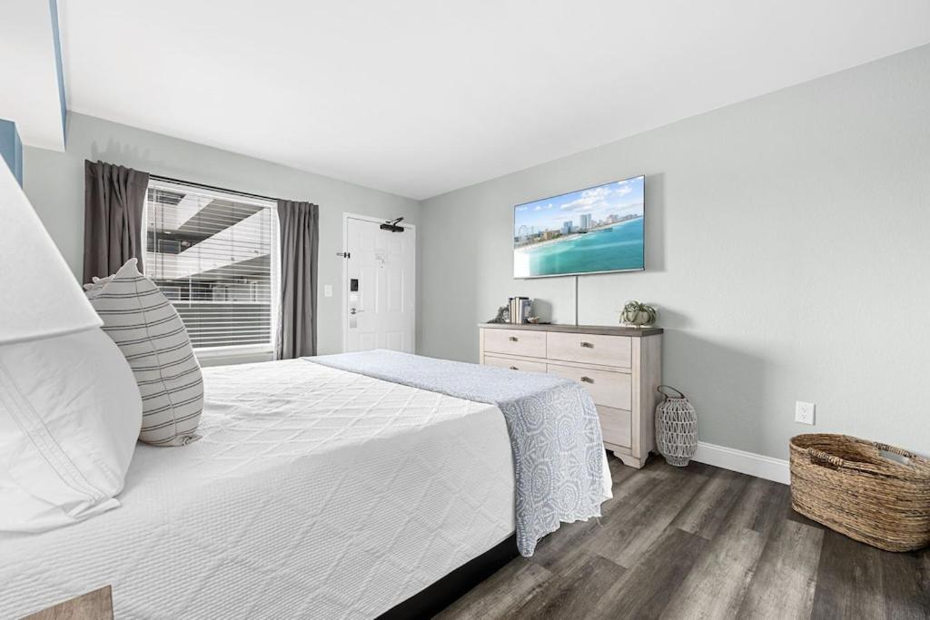 Direct Oceanfront- King Bedroom- Amazing Views/Pools/Hot Tubs/Beach Access/Golf Myrtle Beach Eksteriør billede