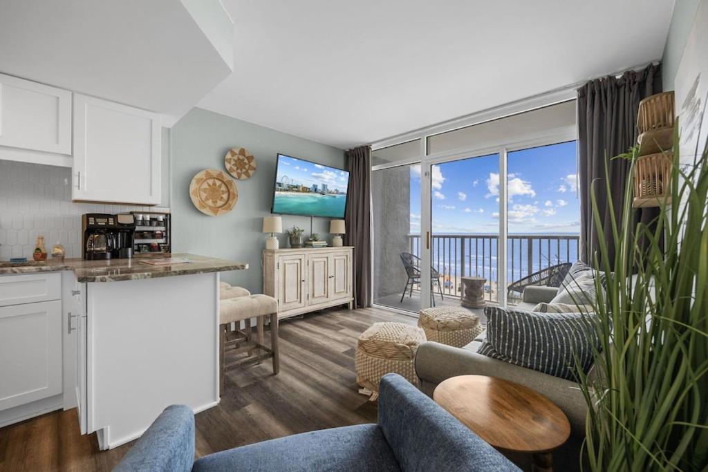 Direct Oceanfront- King Bedroom- Amazing Views/Pools/Hot Tubs/Beach Access/Golf Myrtle Beach Eksteriør billede