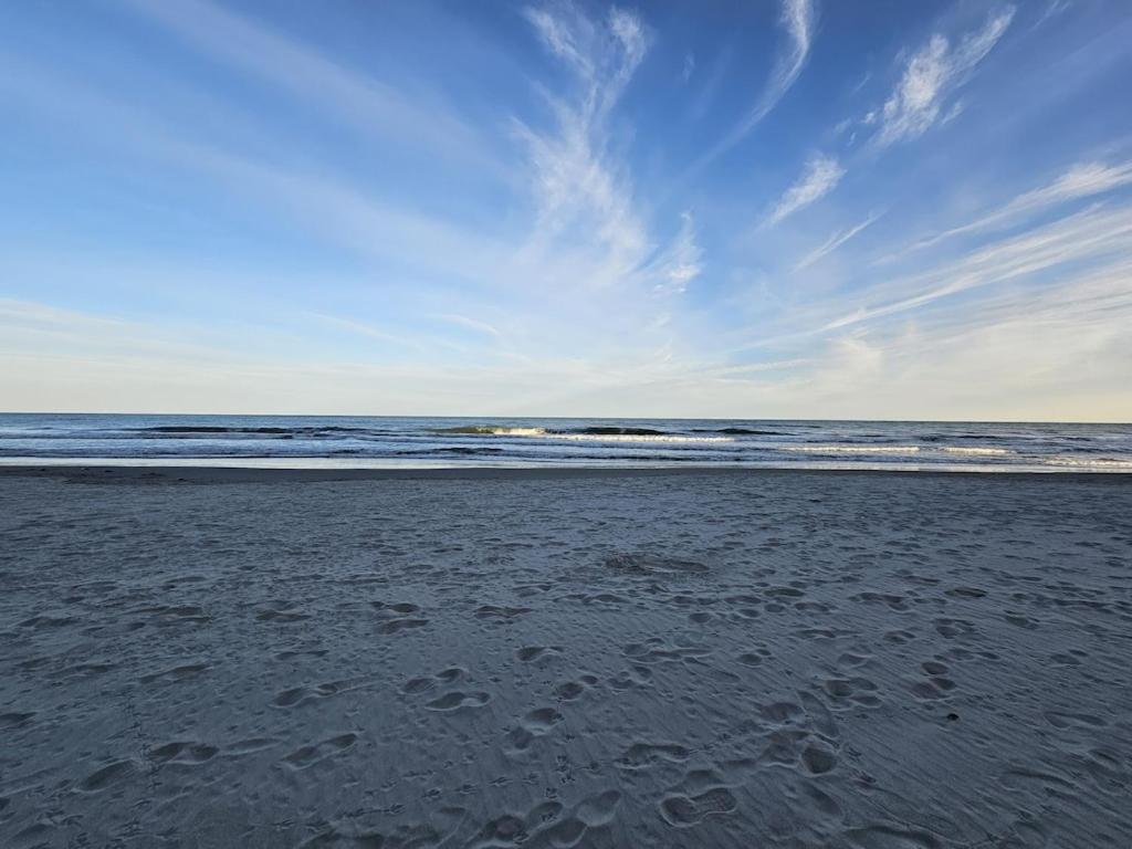 Direct Oceanfront- King Bedroom- Amazing Views/Pools/Hot Tubs/Beach Access/Golf Myrtle Beach Eksteriør billede