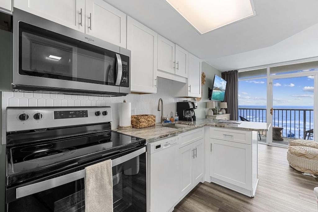 Direct Oceanfront- King Bedroom- Amazing Views/Pools/Hot Tubs/Beach Access/Golf Myrtle Beach Eksteriør billede