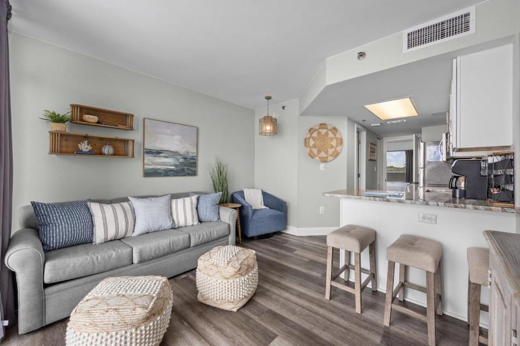 Direct Oceanfront- King Bedroom- Amazing Views/Pools/Hot Tubs/Beach Access/Golf Myrtle Beach Eksteriør billede